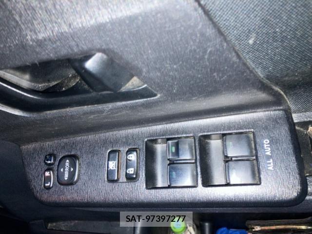 Toyota VOXY 2012-03 7226355-13