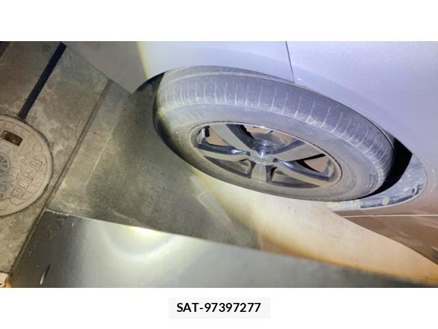 Toyota VOXY 2012-03 7226355-17