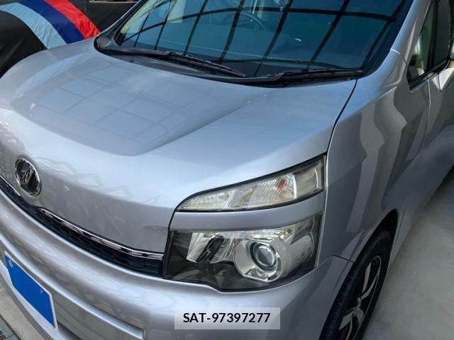 Toyota VOXY 2012-03 7226355-2