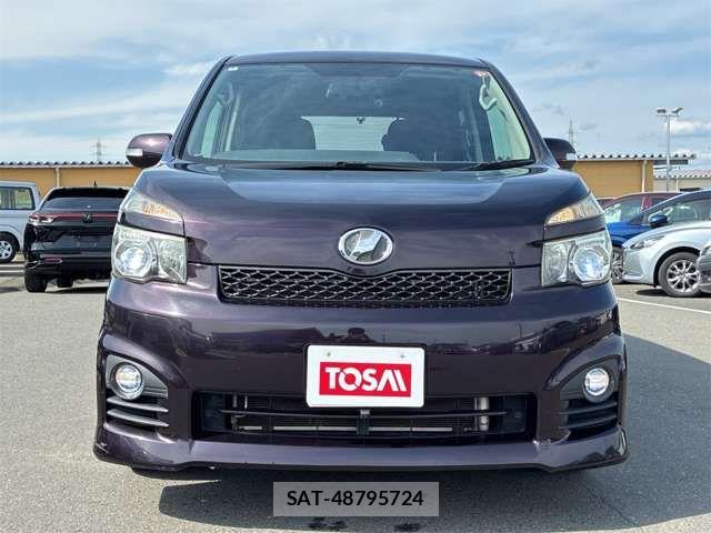 Toyota VOXY 2010-08 7252652-12
