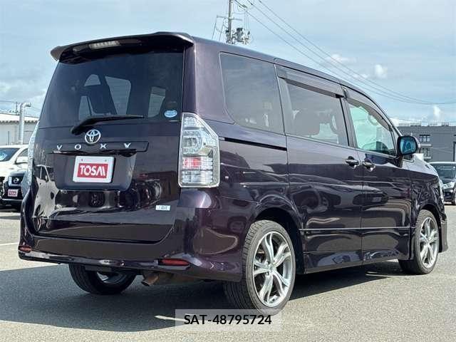 Toyota VOXY 2010-08 7252652-20