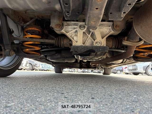 Toyota VOXY 2010-08 7252652-23