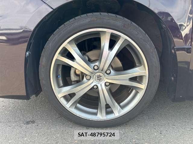 Toyota VOXY 2010-08 7252652-26