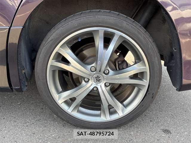 Toyota VOXY 2010-08 7252652-27