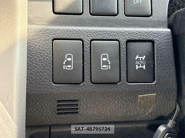 Toyota VOXY 2010-08 7252652-7