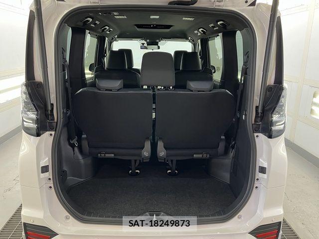 Toyota VOXY 2025-03 7252648-12