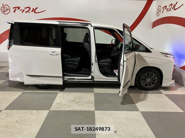 Toyota VOXY 2025-03 7252648-26