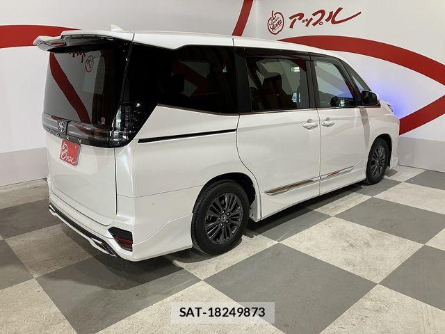 Toyota VOXY 2025-03 7252648-28