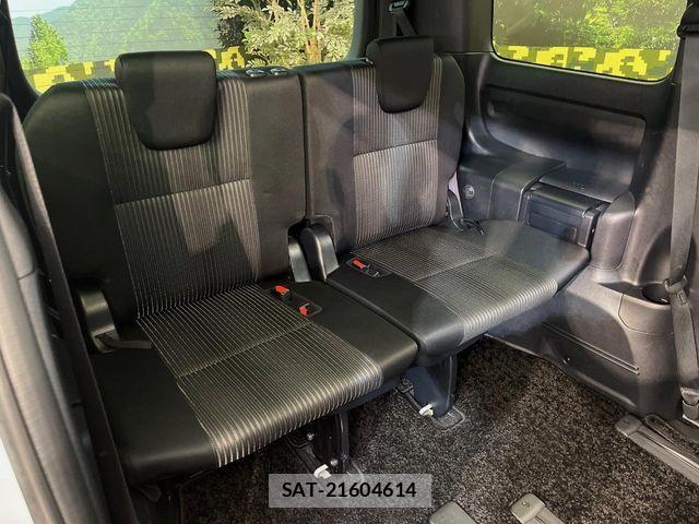 Toyota VOXY 2019-05 7252650-11