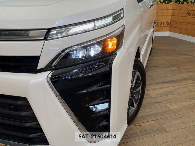 Toyota VOXY 2019-05 7252650-13