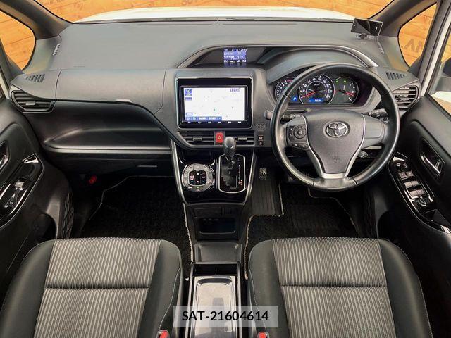 Toyota VOXY 2019-05 7252650-1