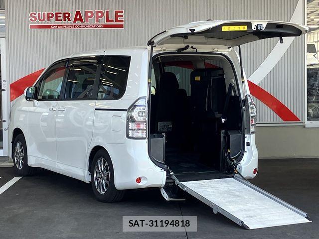 Toyota VOXY 2012-02 7252651-0