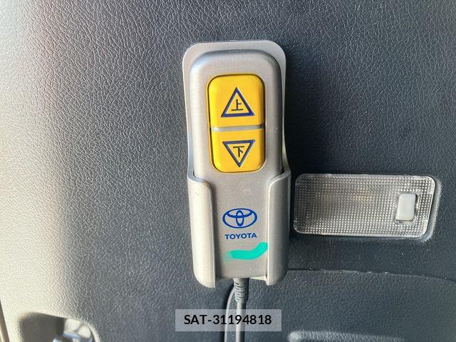 Toyota VOXY 2012-02 7252651-11