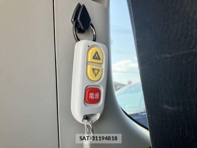 Toyota VOXY 2012-02 7252651-12