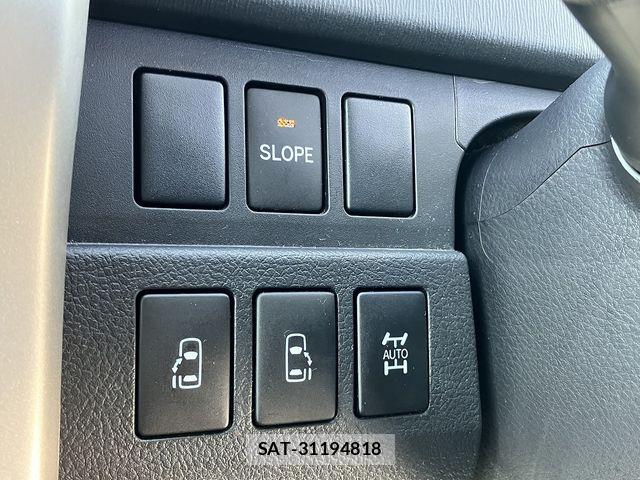 Toyota VOXY 2012-02 7252651-21