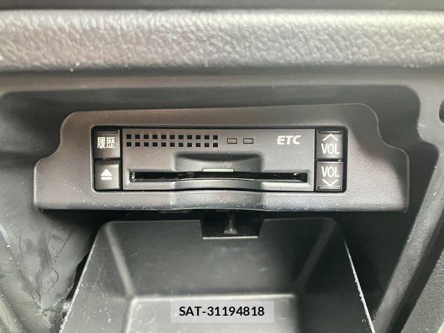 Toyota VOXY 2012-02 7252651-22