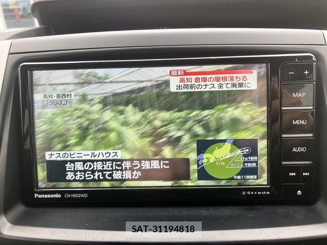 Toyota VOXY 2012-02 7252651-27