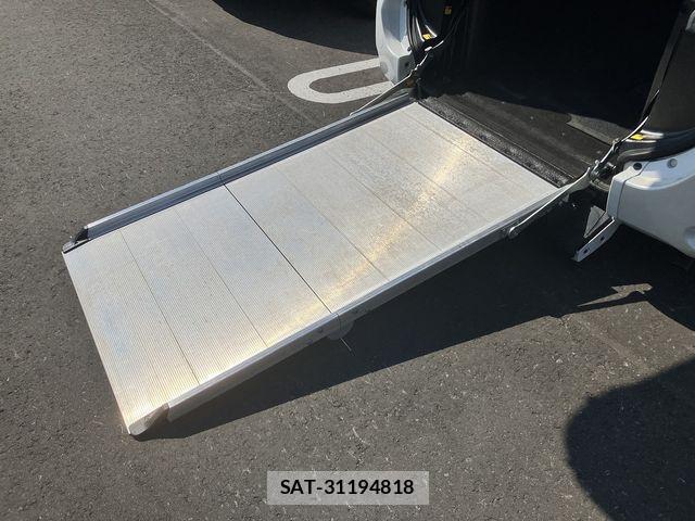 Toyota VOXY 2012-02 7252651-8