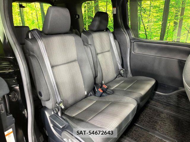 Toyota VOXY 2019-06 7330769-9