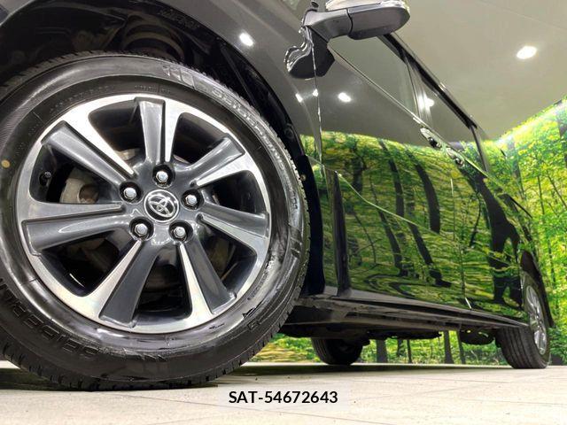 Toyota VOXY 2019-06 7330769-14