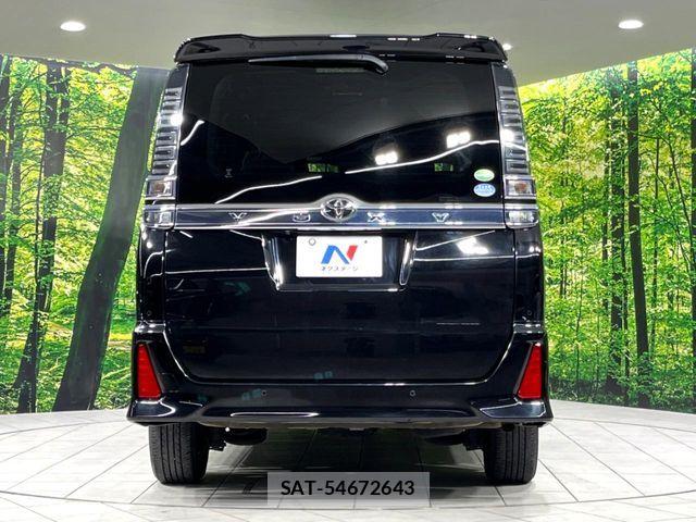 Toyota VOXY 2019-06 7330769-16