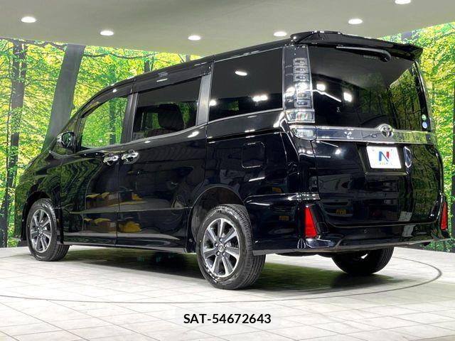 Toyota VOXY 2019-06 7330769-18