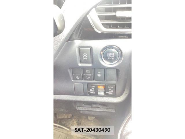 Toyota VOXY 2018-09 7330772-17