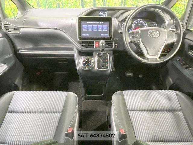 Toyota VOXY 2016-01 7330781-1
