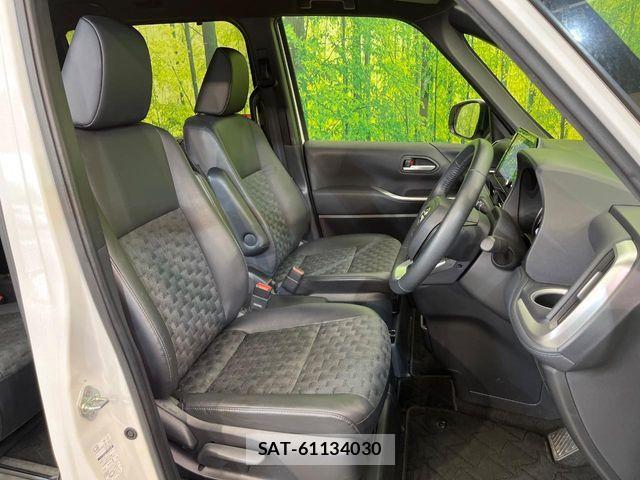 Toyota VOXY 2024-04 7330770-9
