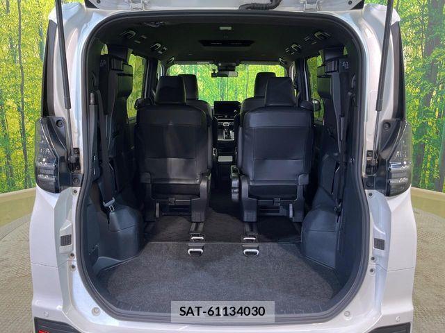Toyota VOXY 2024-04 7330770-12