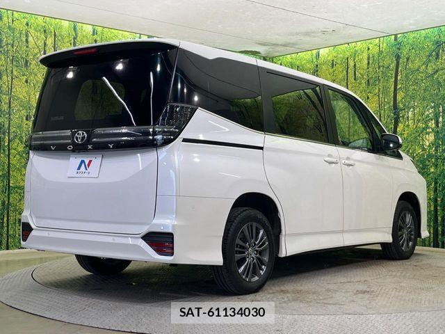 Toyota VOXY 2024-04 7330770-17