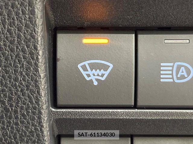 Toyota VOXY 2024-04 7330770-5