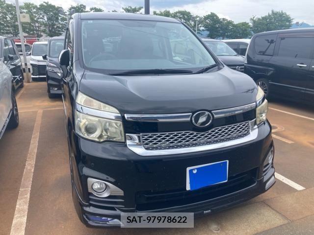 Toyota VOXY 2013-07 7330780-0