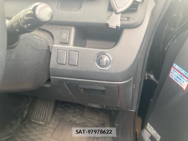 Toyota VOXY 2013-07 7330780-10