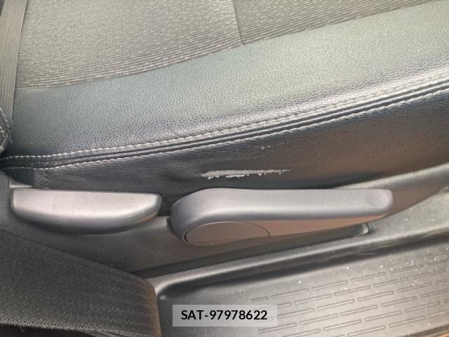 Toyota VOXY 2013-07 7330780-11