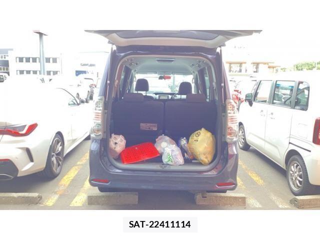 Toyota VOXY 2009-07 7330782-15