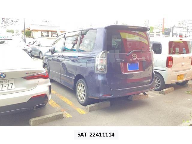 Toyota VOXY 2009-07 7330782-1