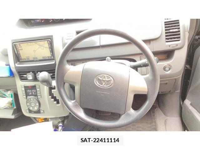 Toyota VOXY 2009-07 7330782-8