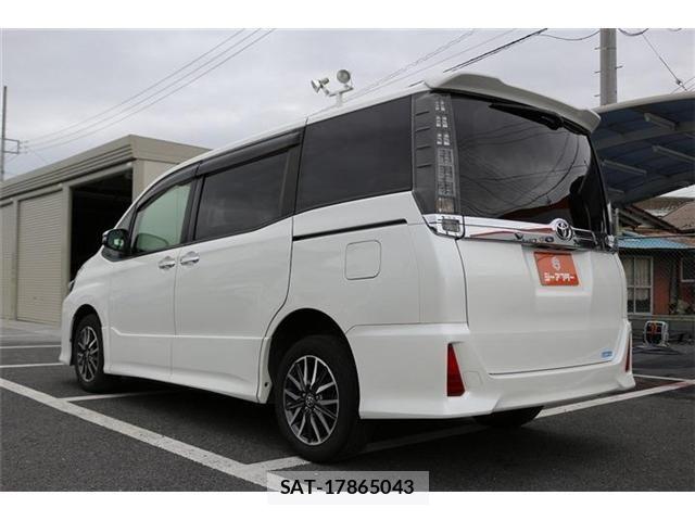 Toyota VOXY 2017-02 7360240-23
