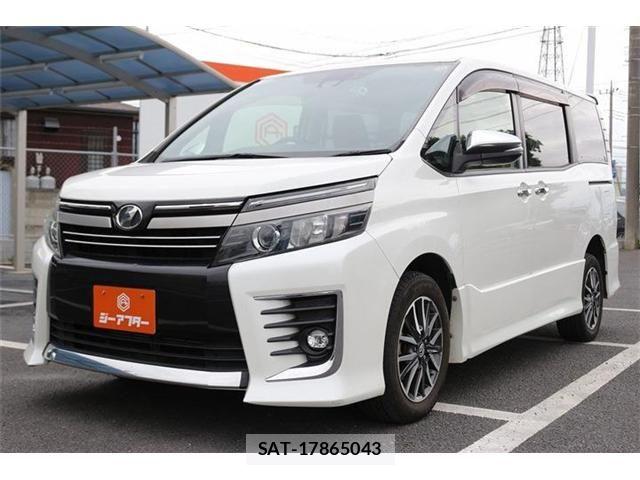 Toyota VOXY 2017-02 7360240-24