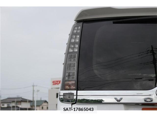Toyota VOXY 2017-02 7360240-28