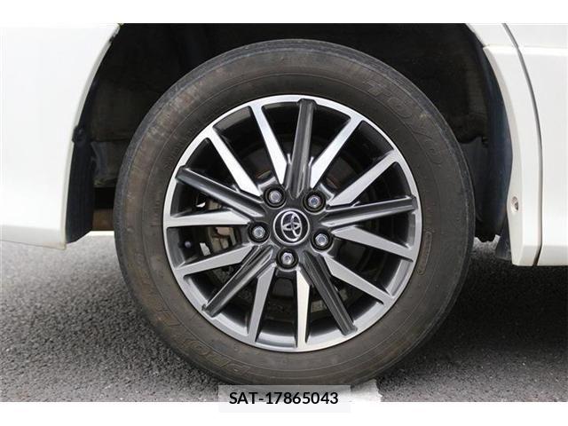 Toyota VOXY 2017-02 7360240-29