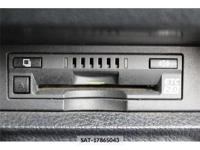 Toyota VOXY 2017-02 7360240-3