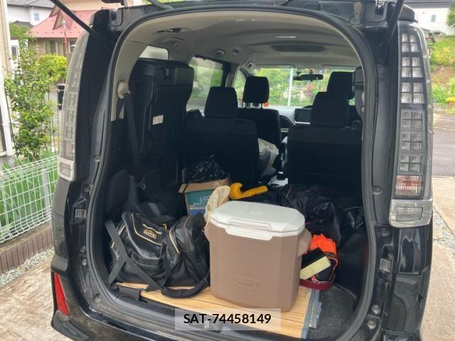 Toyota VOXY 2014-09 7360237-9