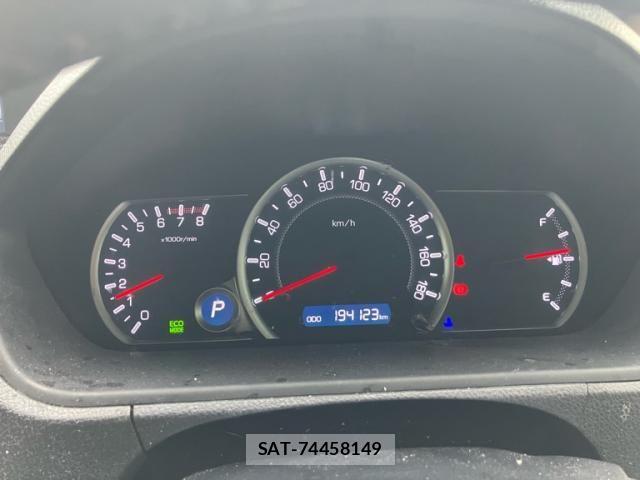 Toyota VOXY 2014-09 7360237-16