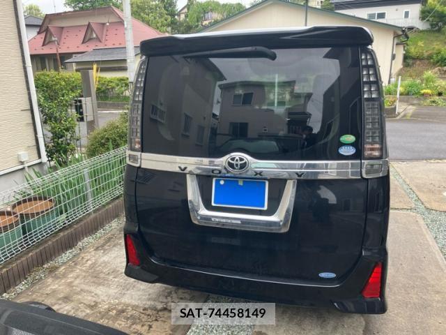Toyota VOXY 2014-09 7360237-5