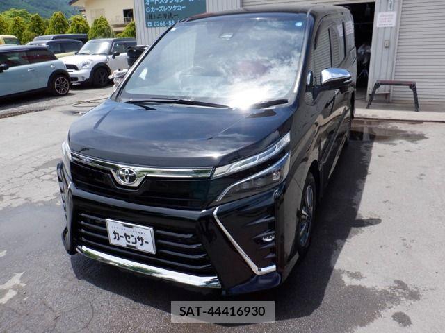 Toyota VOXY 2021-02 7360236-0