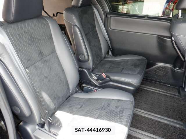 Toyota VOXY 2021-02 7360236-11