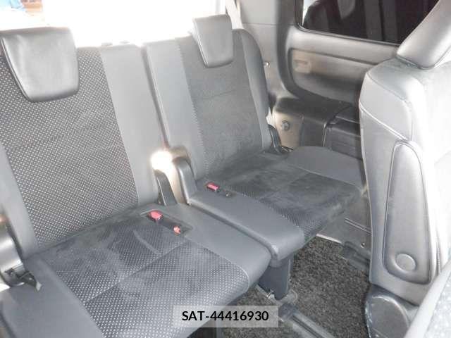 Toyota VOXY 2021-02 7360236-13