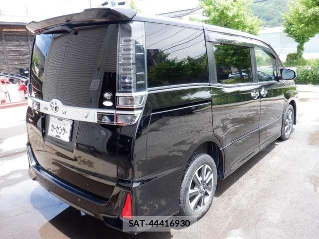 Toyota VOXY 2021-02 7360236-3